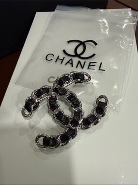 Upcycled CC Silver & Black Interwoven Chain CC Brooch